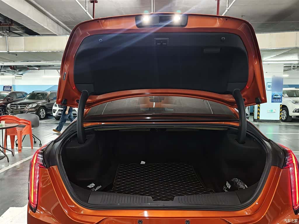 Cadillac CT4, 2023 18