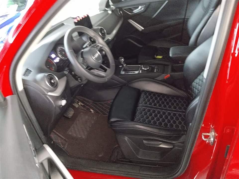 Audi Q2L Audi Q2L