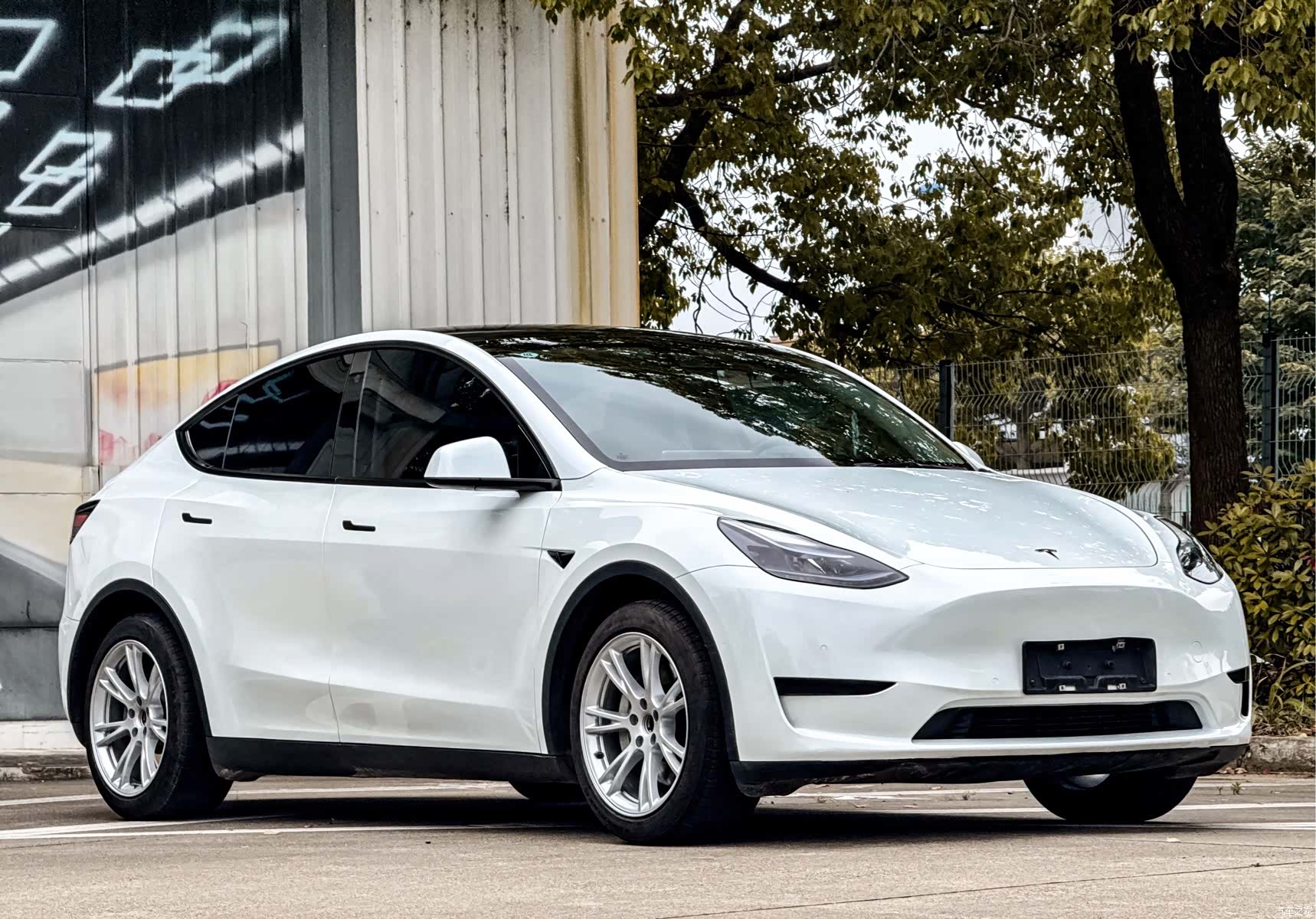 Tesla Model Y, 2023 3