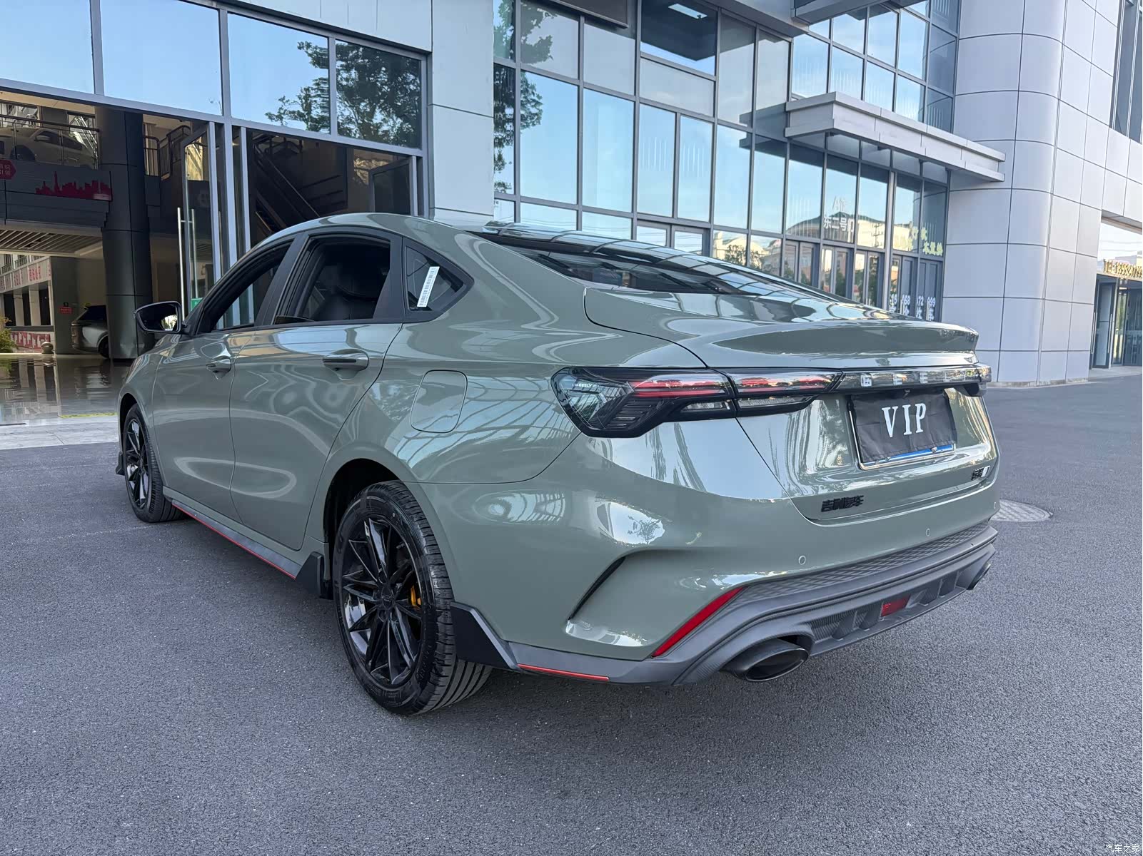 Geely Binray, 2022 8