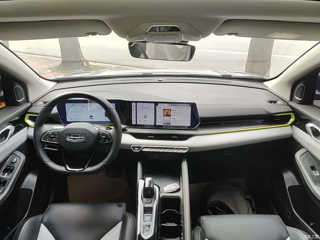 Geely Coolray, 2023 10