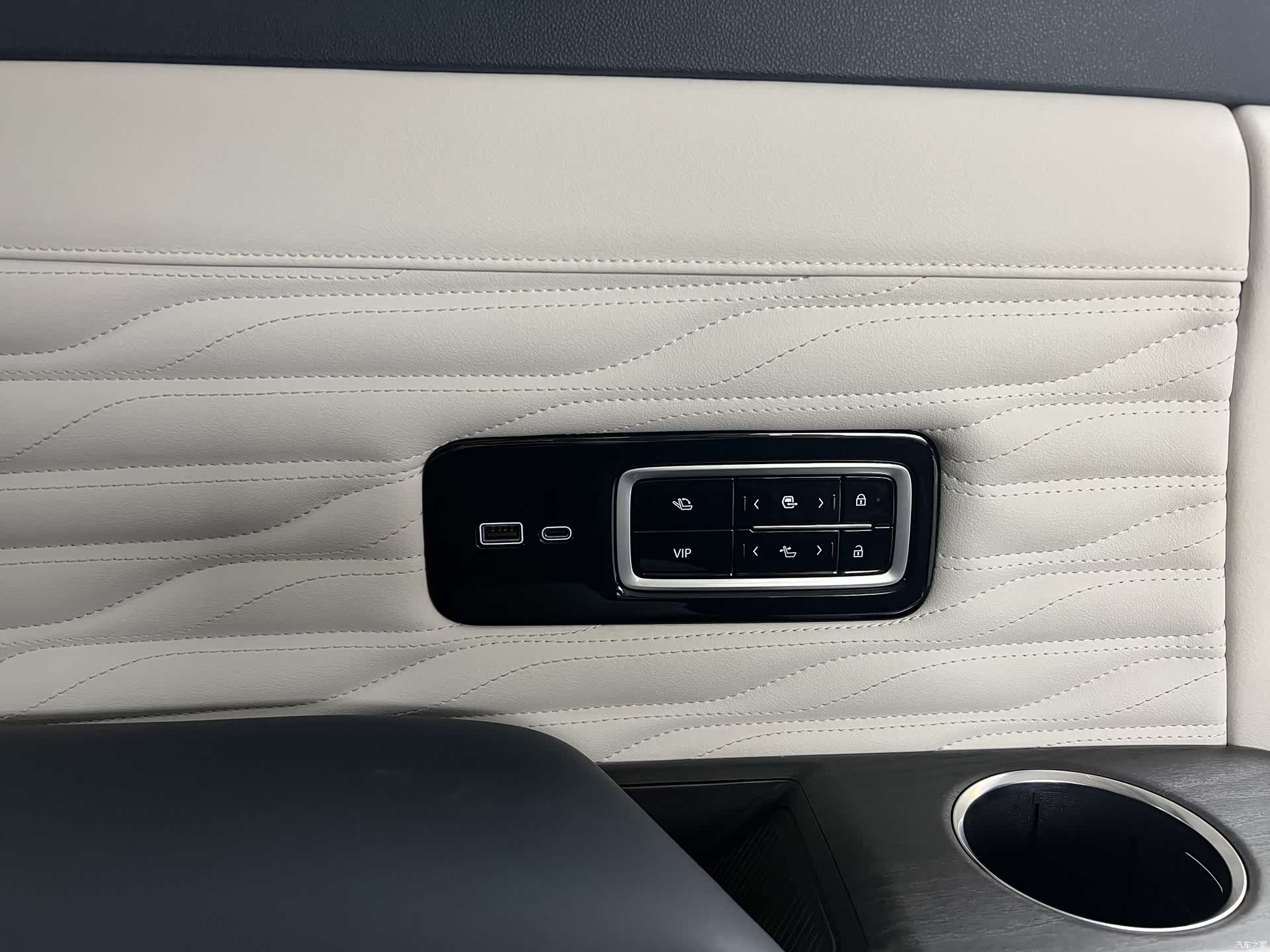 Buick Century, 2023 35