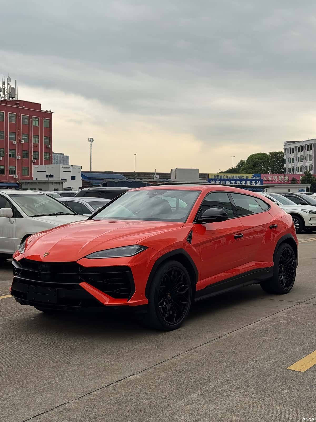 Lamborghini Urus, 2026 1