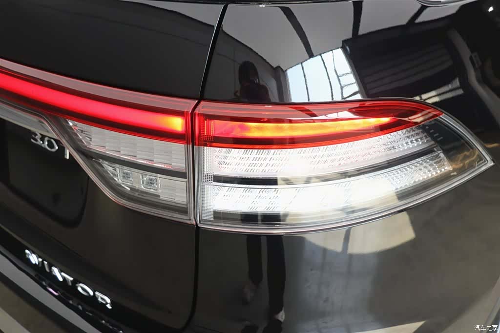 Lincoln Aviator, 2023 31