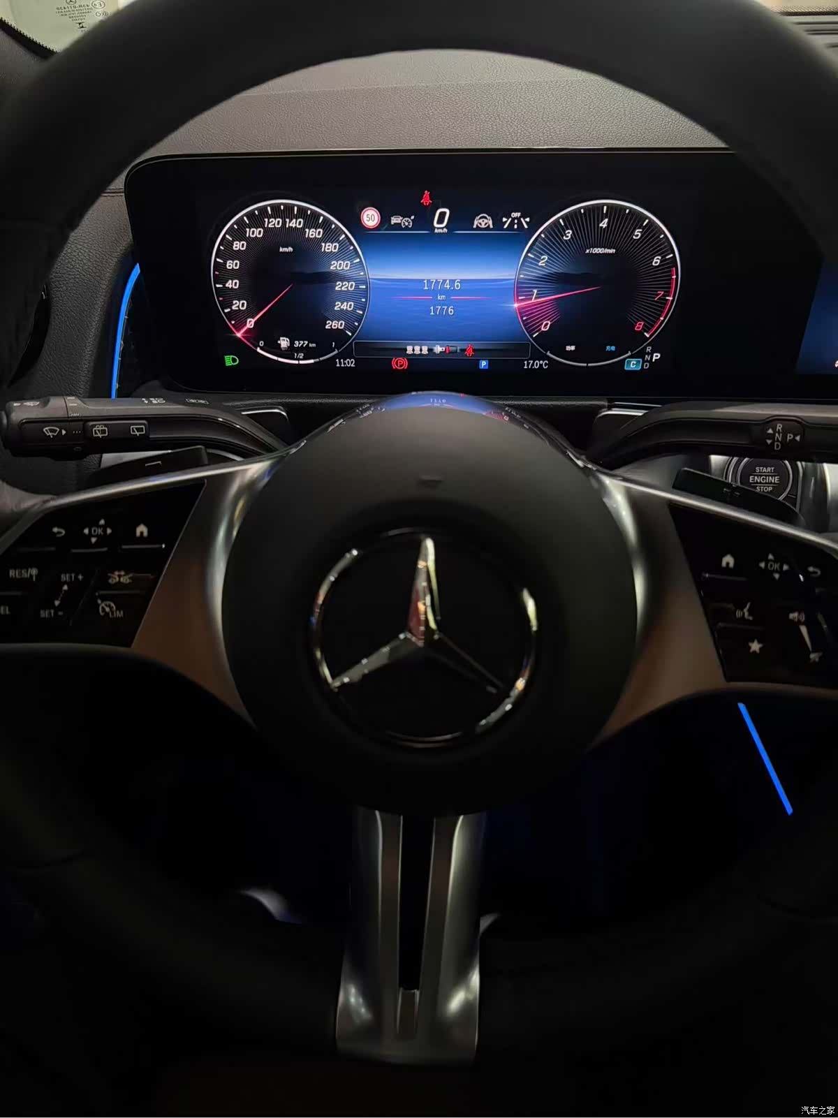Mercedes-Benz GLB, 2025 12