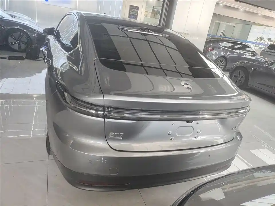 NIO ET7
