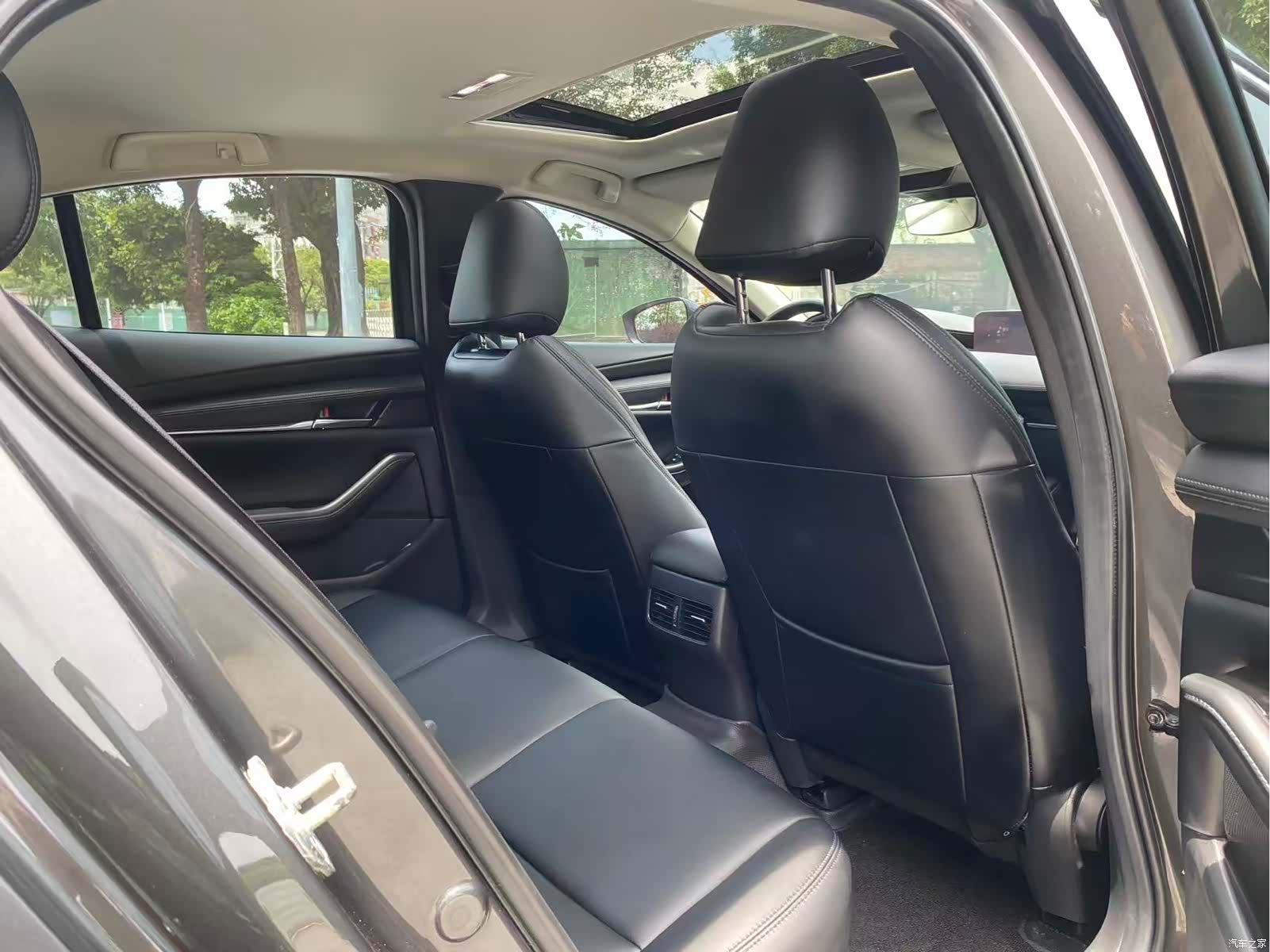 Mazda Mazda3, 2021 19