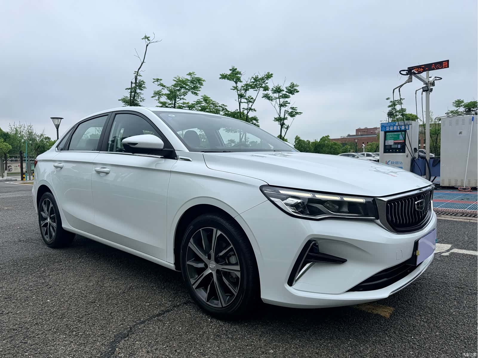 Geely Emgrand, 2023 3