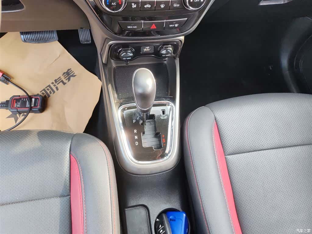 Changan CS15, 2017 10