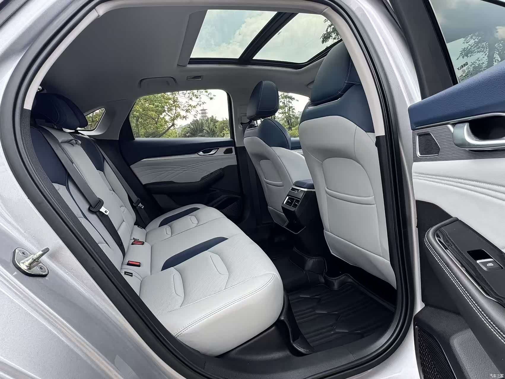 Geely Preface, 2022 11