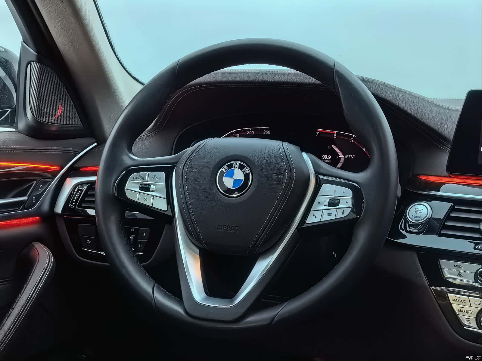 BMW 5 Series, 2020 24