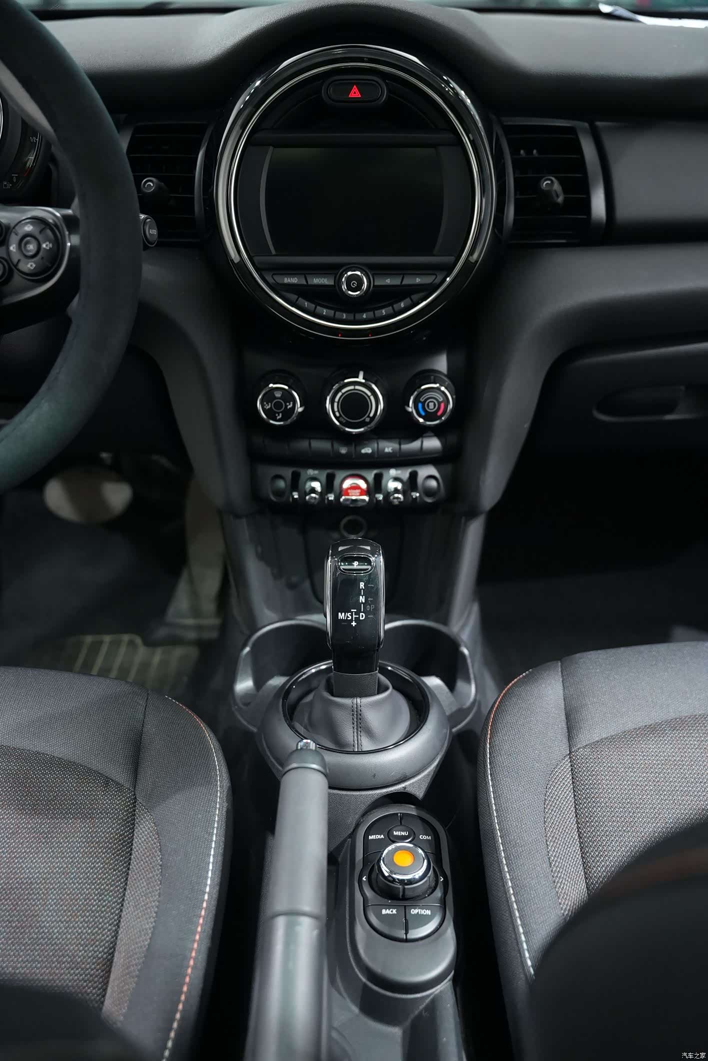 Mini ONE, 2020 11