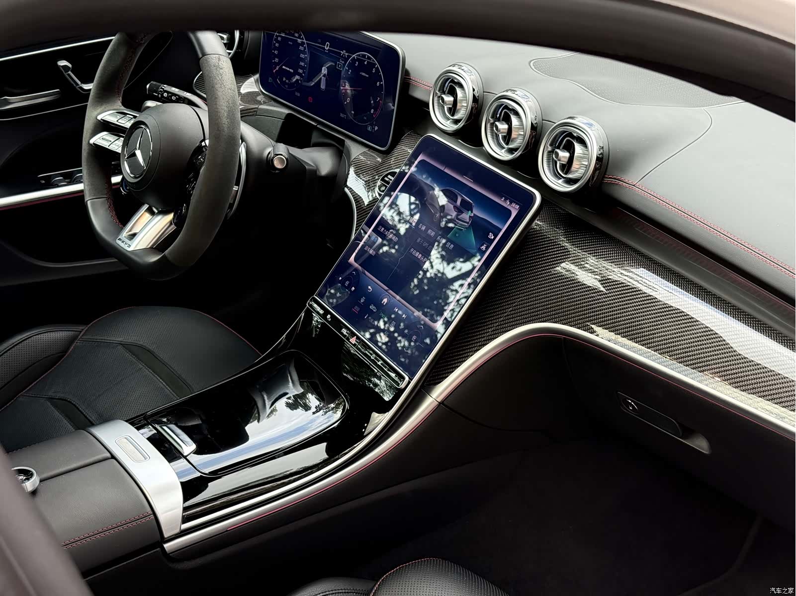Mercedes-Benz C-Class, 2024 15