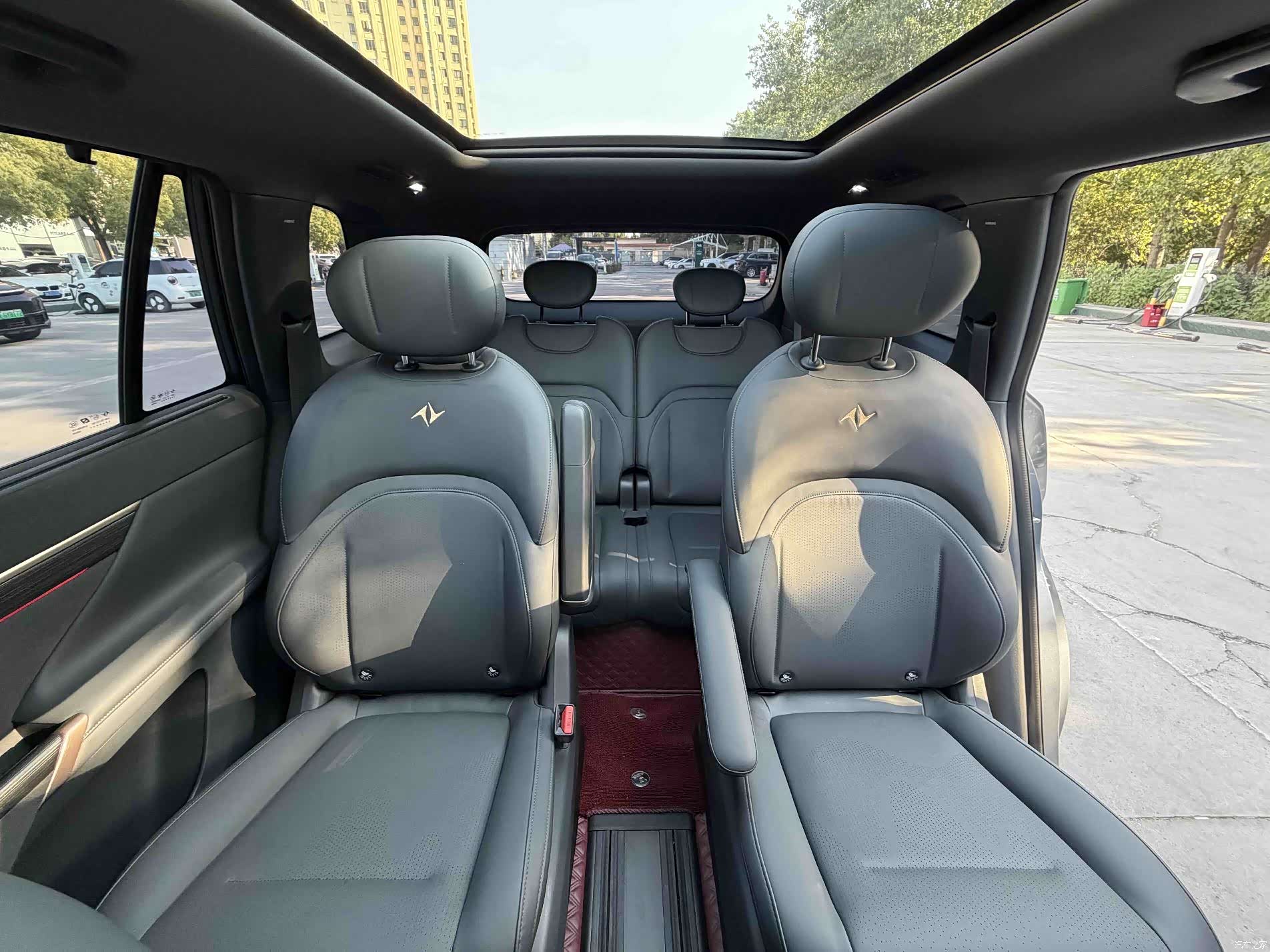 DongFeng eπ008, 2025 18