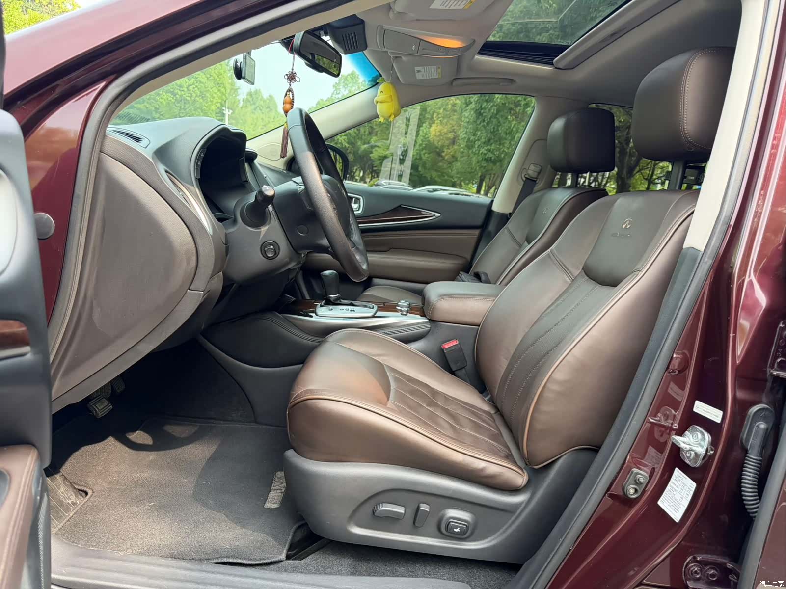 Infiniti JX35, 2013 11