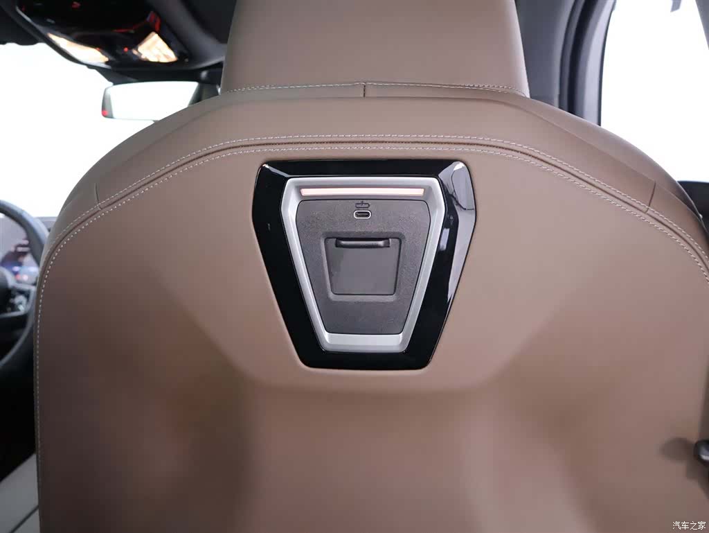 BMW 5 Series, 2026 23