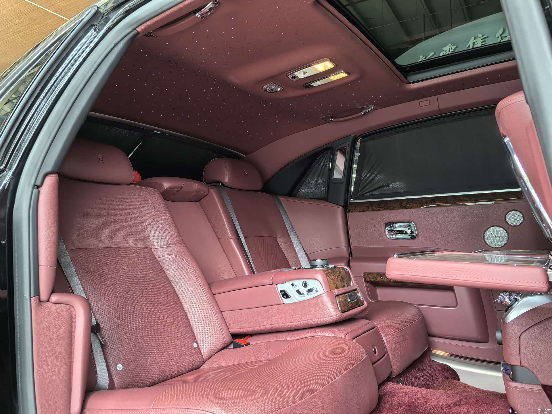 Rolls-Royce Ghost, 2015 30