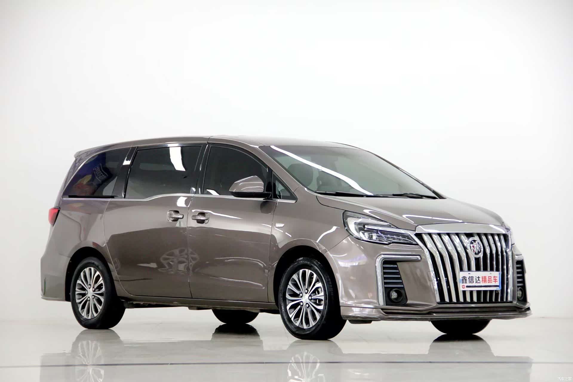 Buick GL8, 2022 3
