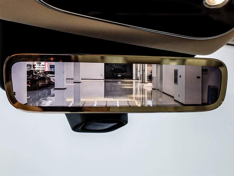 AITO Ask the world M8