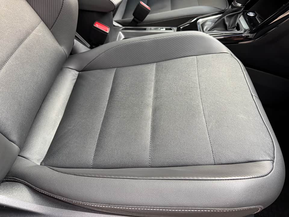 Volkswagen T-ROC exploring Songs