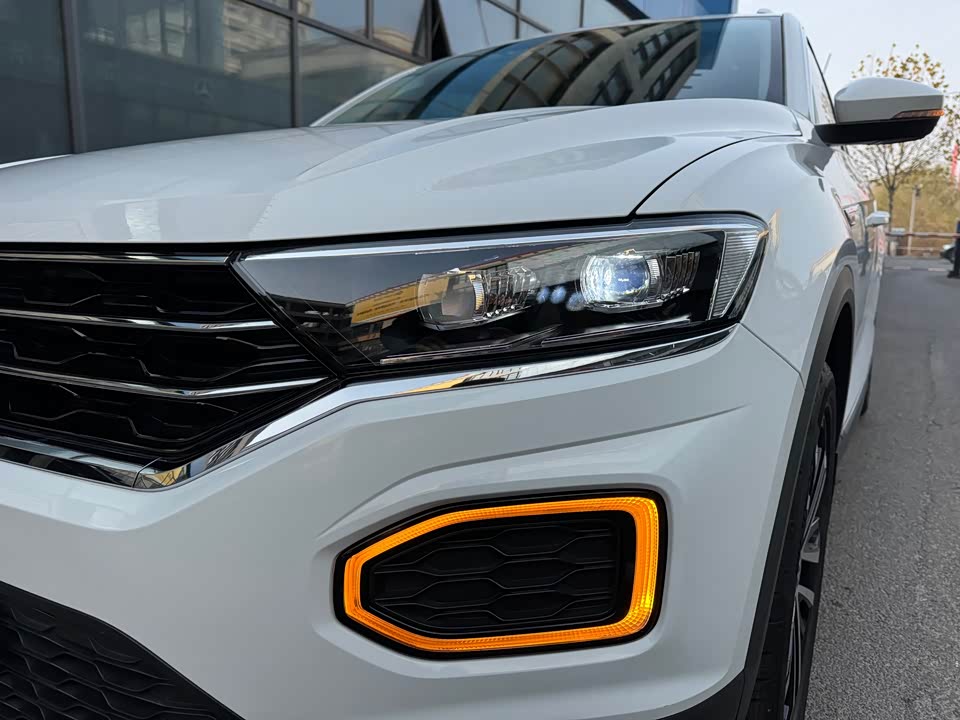 Volkswagen T-ROC exploring Songs