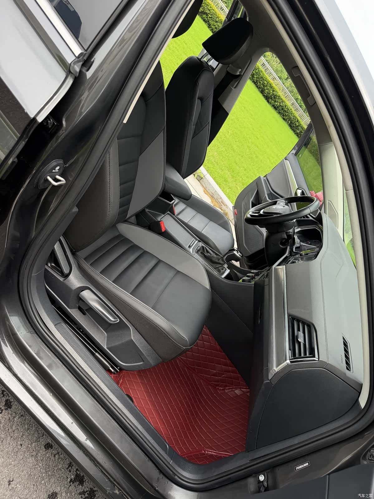 Volkswagen Sagitar, 2020 12