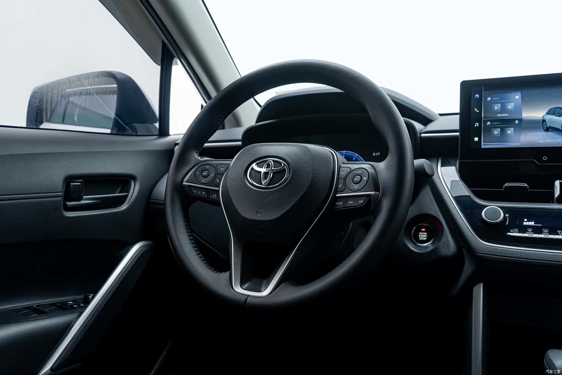Toyota Frontlander, 2023 17