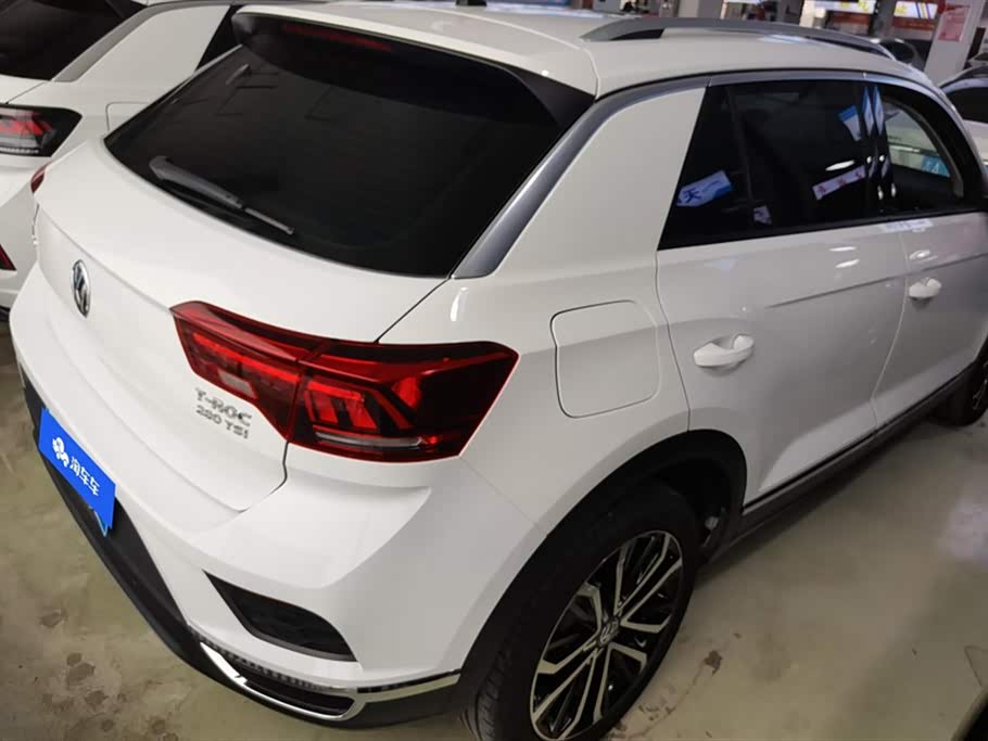 Volkswagen T-ROC exploring Songs