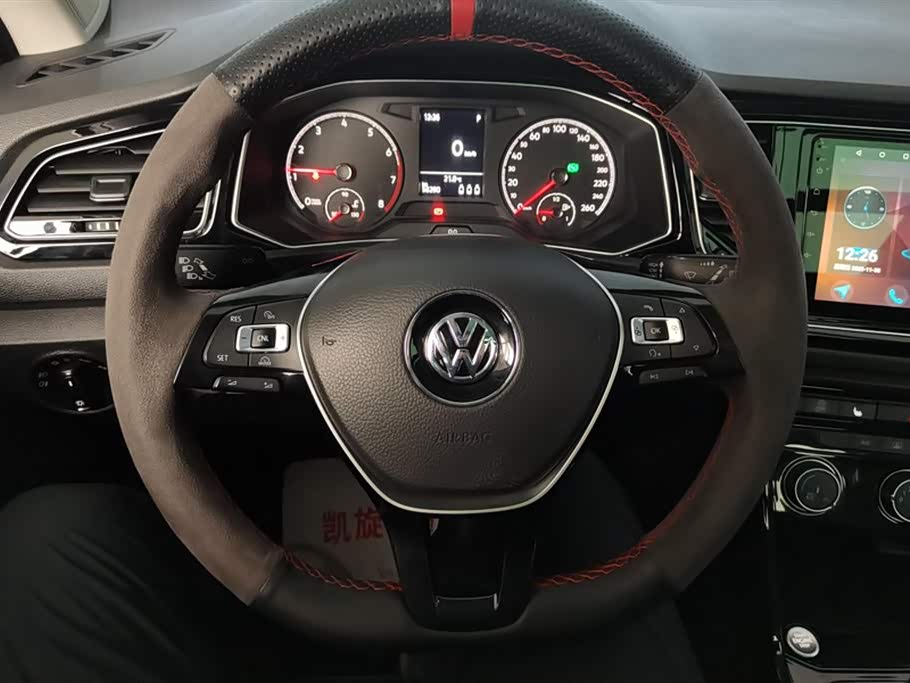 Volkswagen T-ROC exploring Songs
