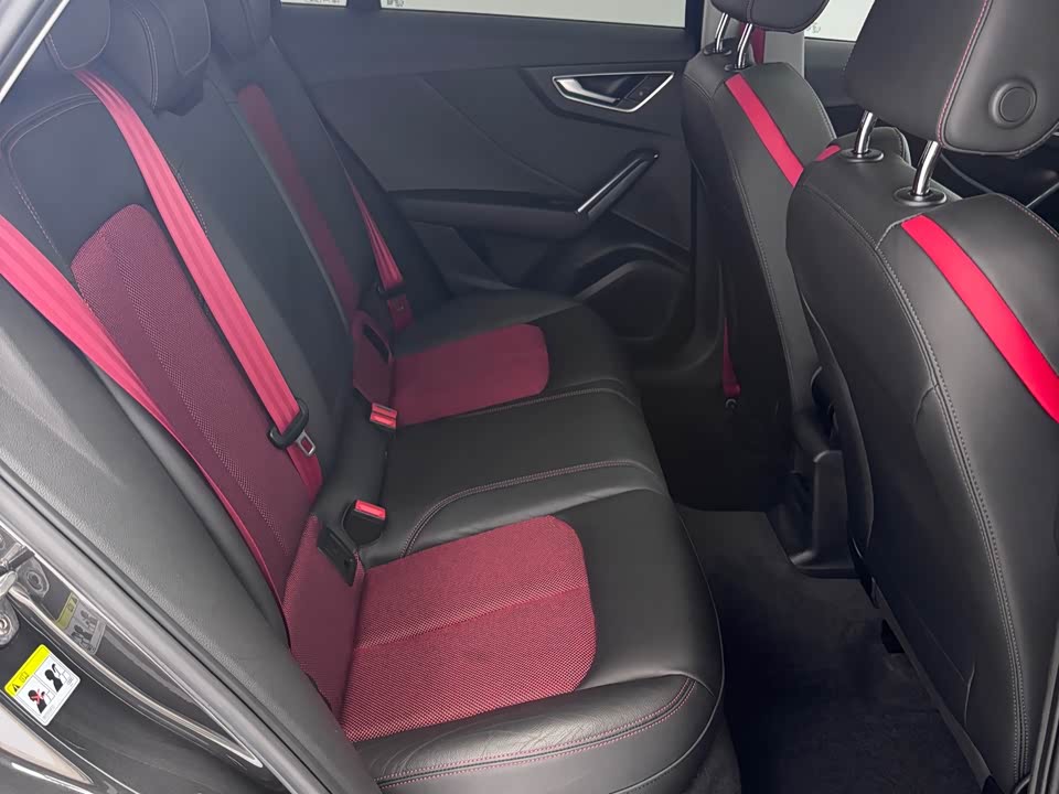 Audi Q2L