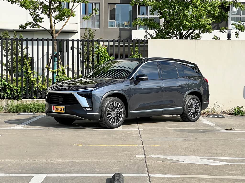 NIO ES8