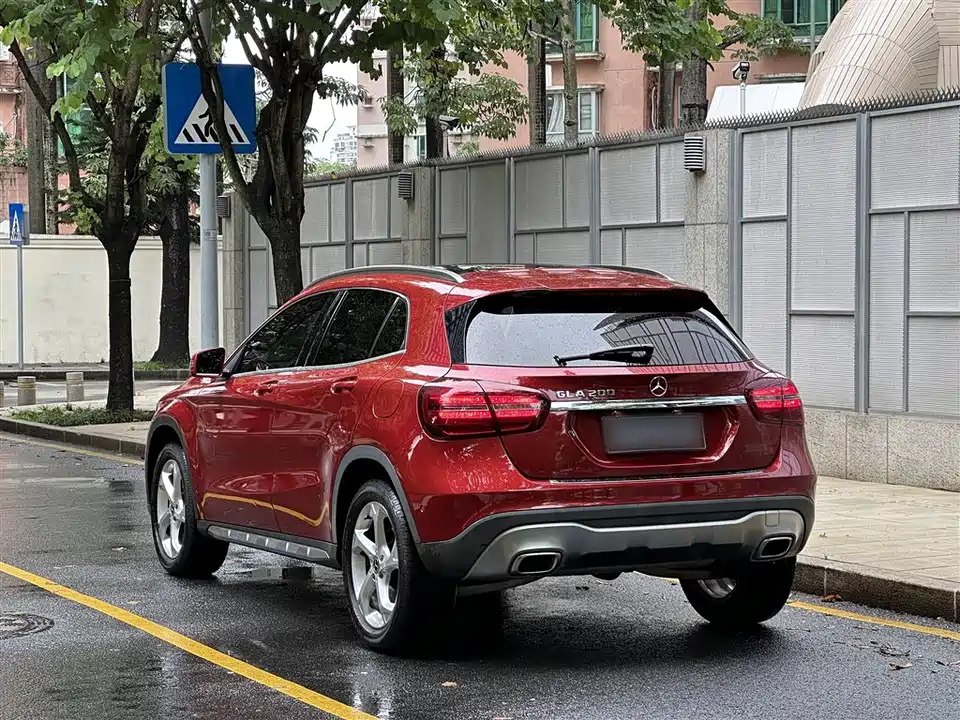 Mercedes-Benz GLA