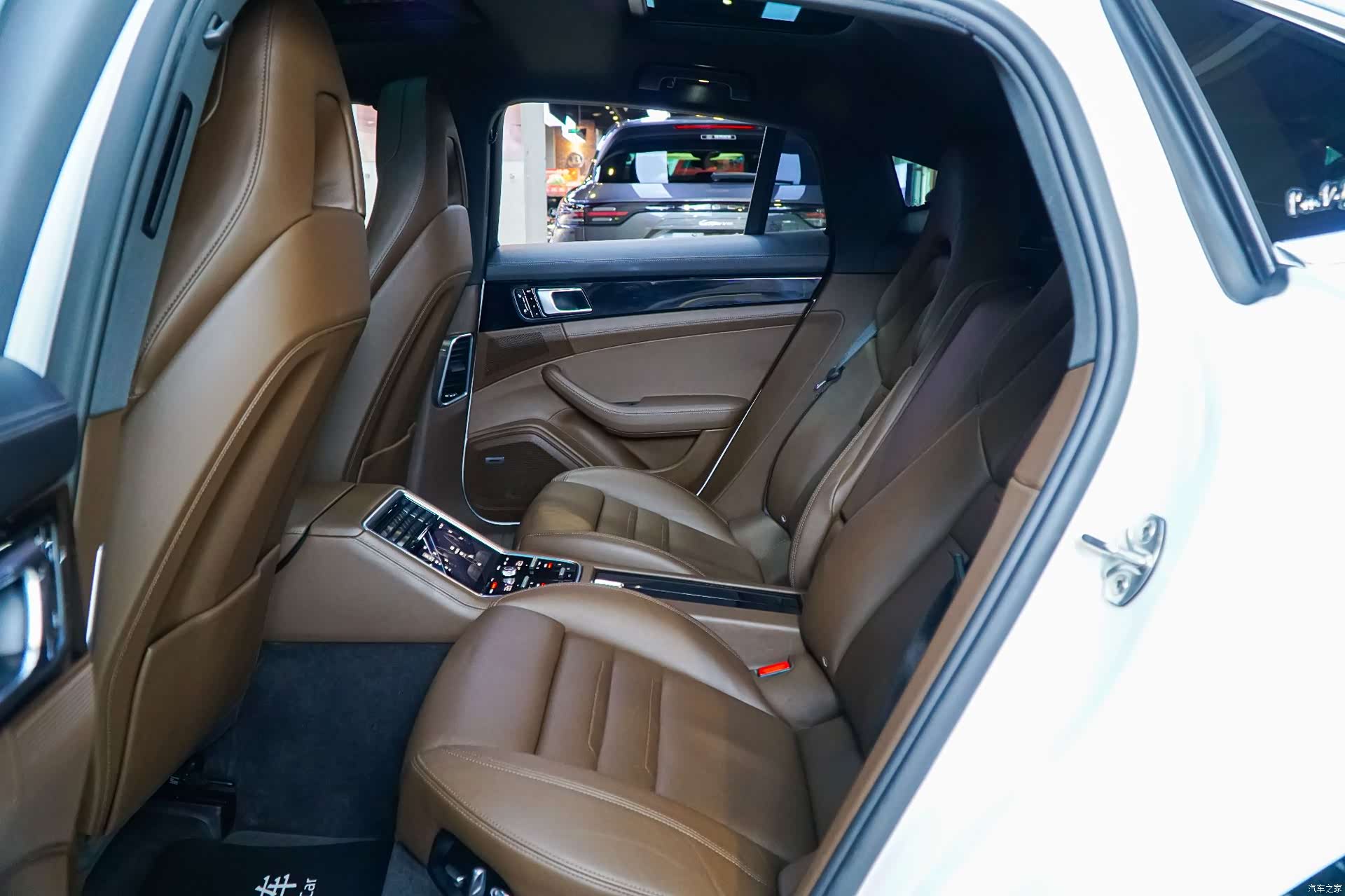 Porsche Panamera, 2017 9