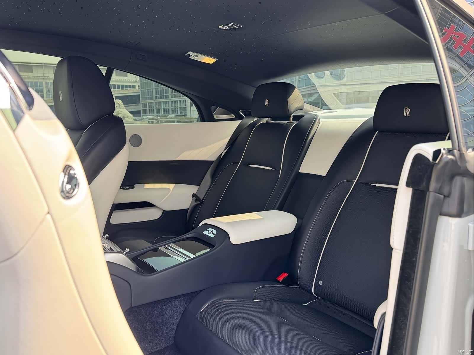 Rolls-Royce Wraith, 2018 11