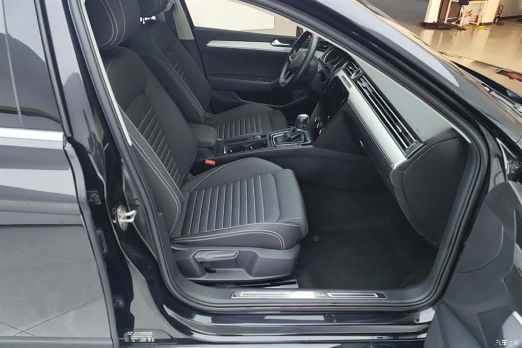 Volkswagen Magotan, 2021 8