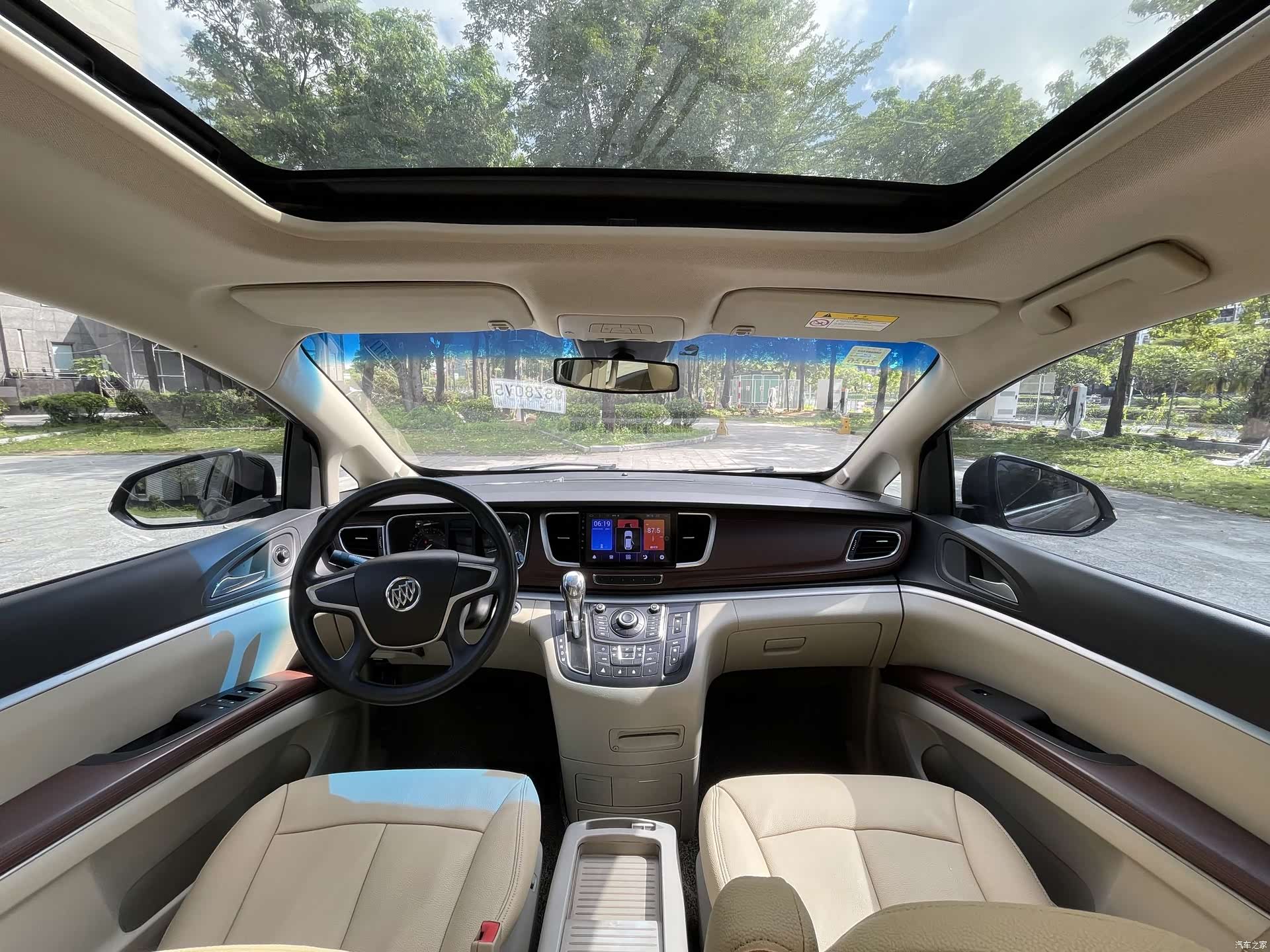 Buick GL8, 2015 4
