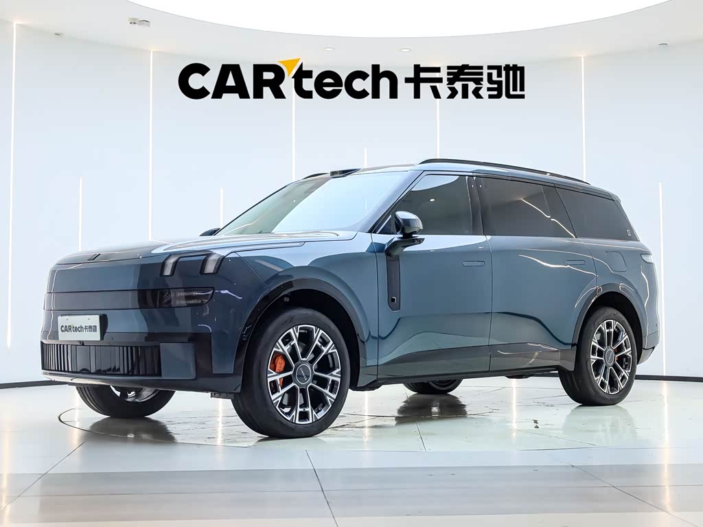 Lynk & Co 900