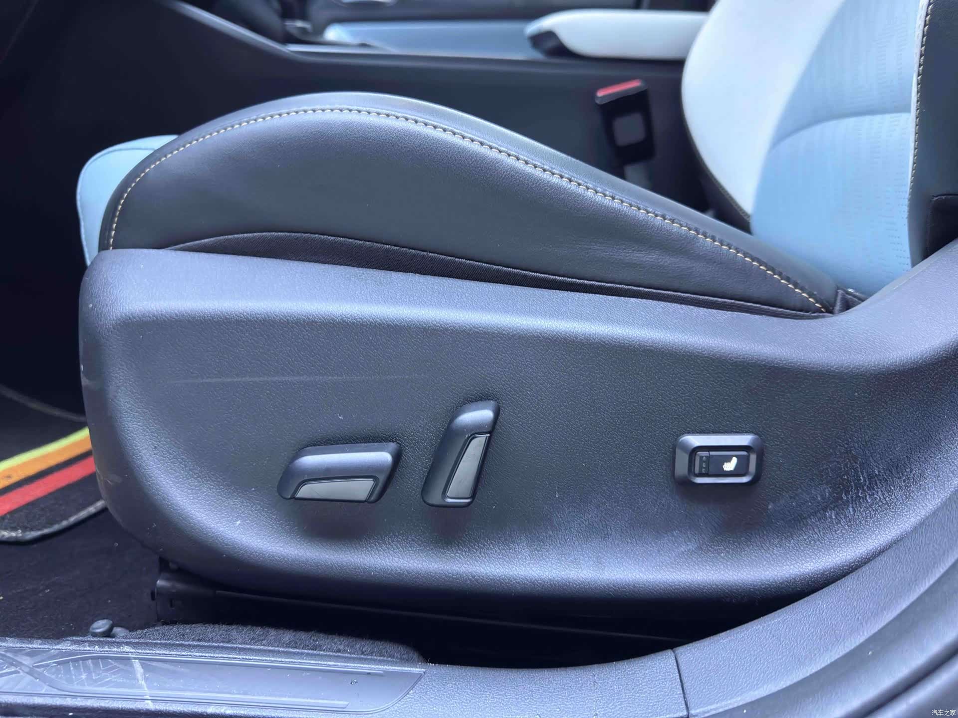 Geely Emgrand, 2022 17