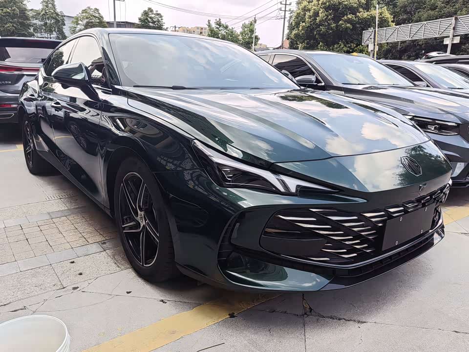 MG MG7