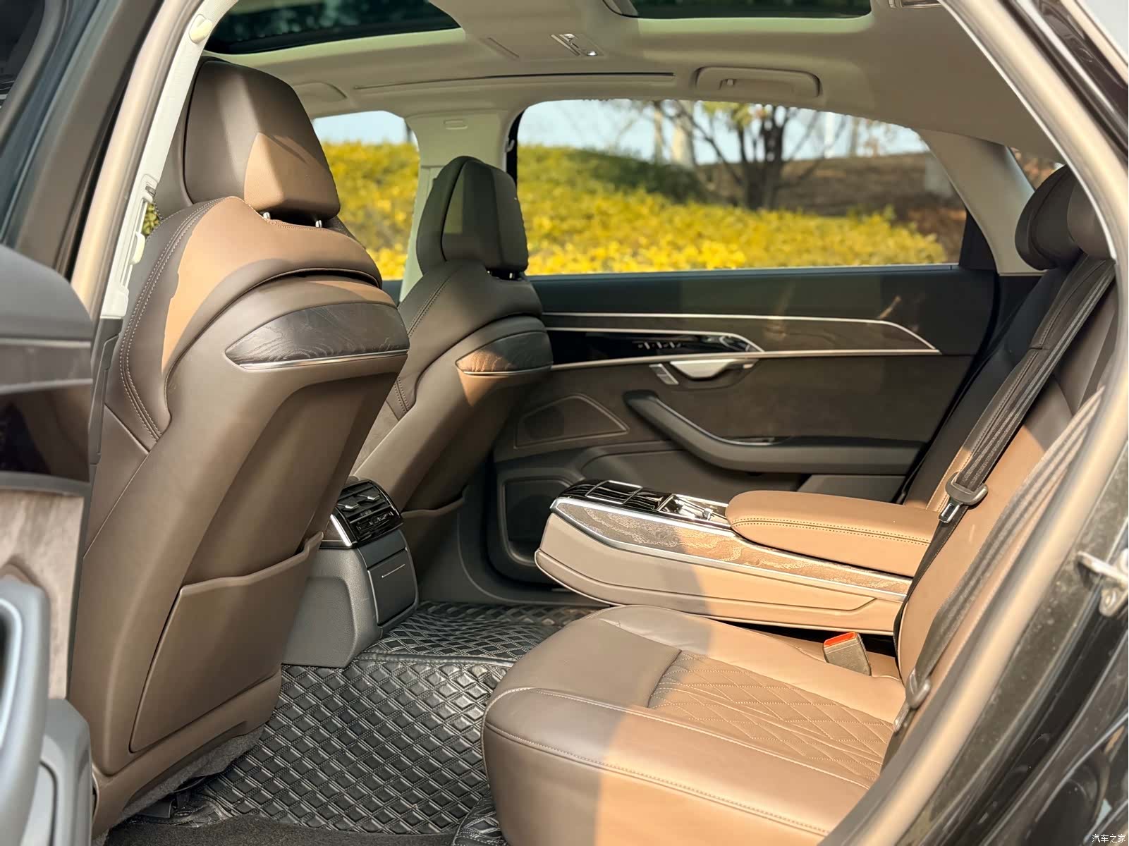 Audi A8L, 2022 7