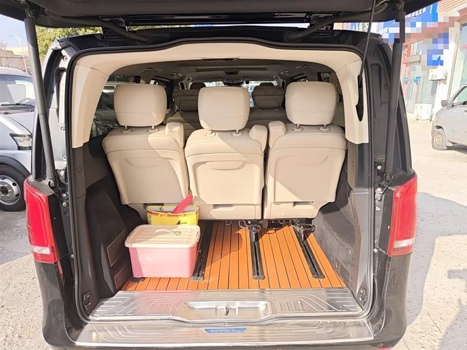 Mercedes-Benz V-class