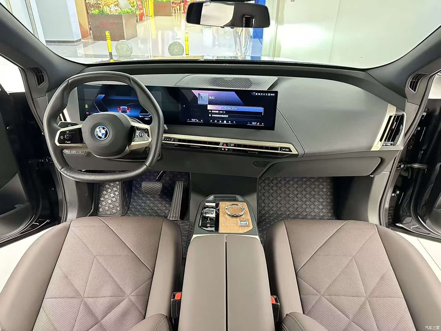BMW iX, 2024 8
