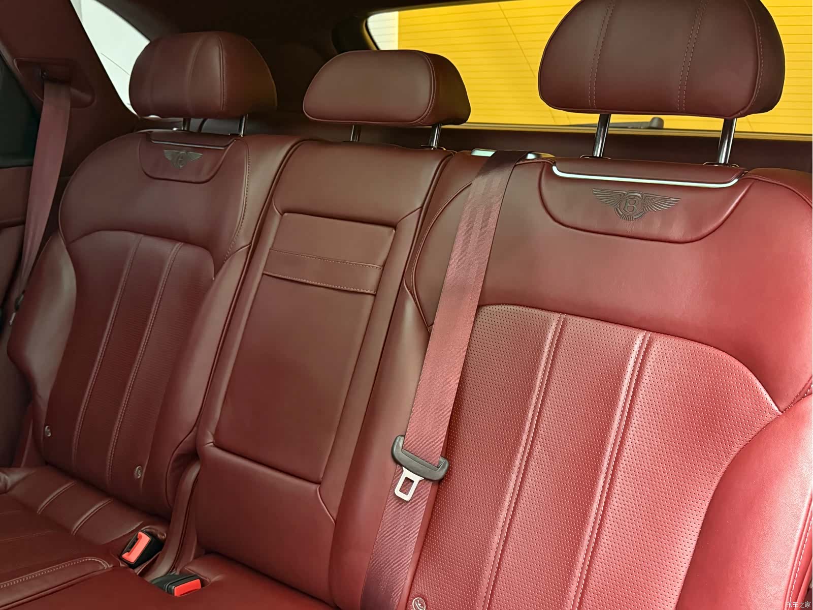 Bentley Bentayga, 2020 7