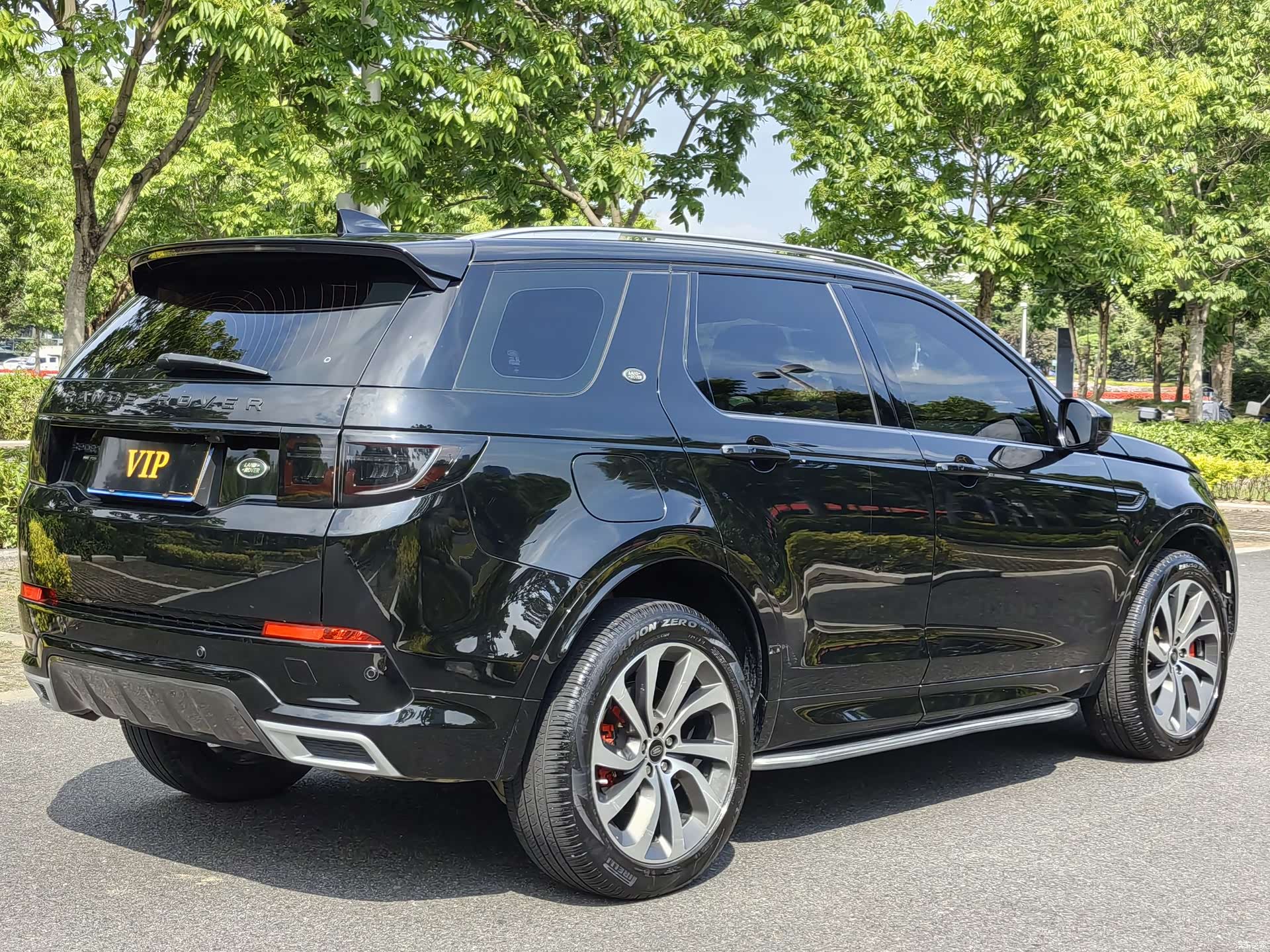 Land Rover Discovery, 2022 все фото