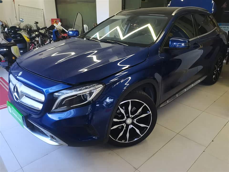 Mercedes-Benz GLA