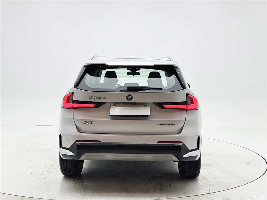 BMW X1, 2023 все фото