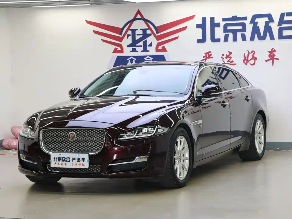 Jaguar XJ