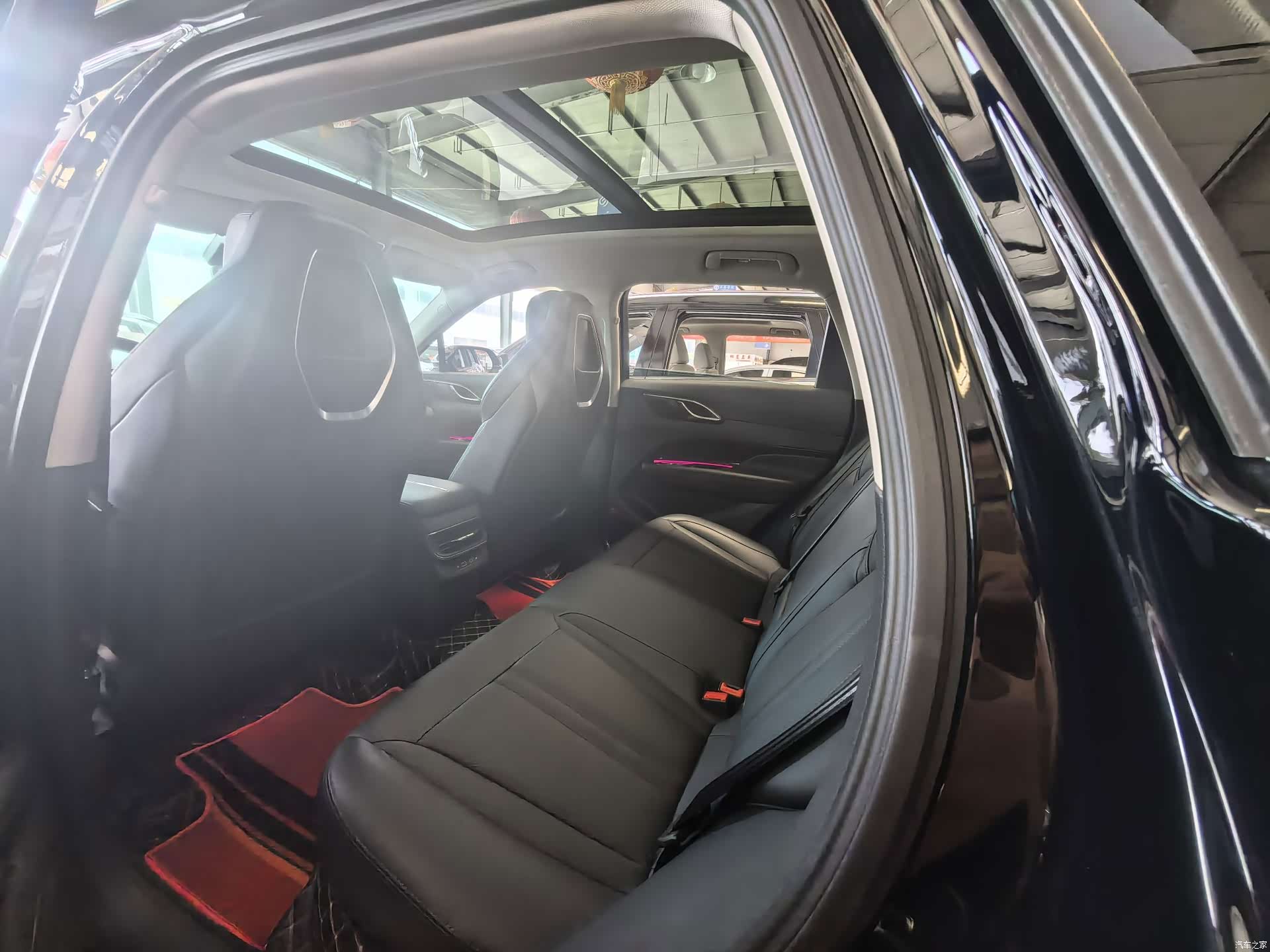 Hongqi HS3, 2024 7