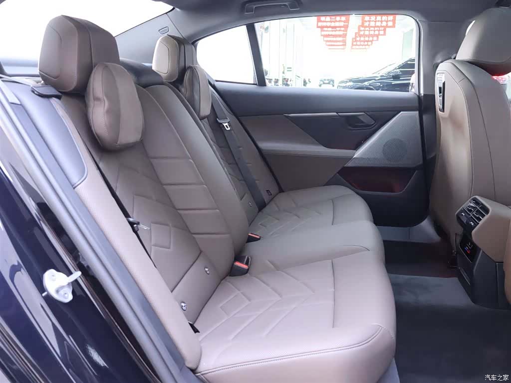 BMW 5 Series, 2026 21