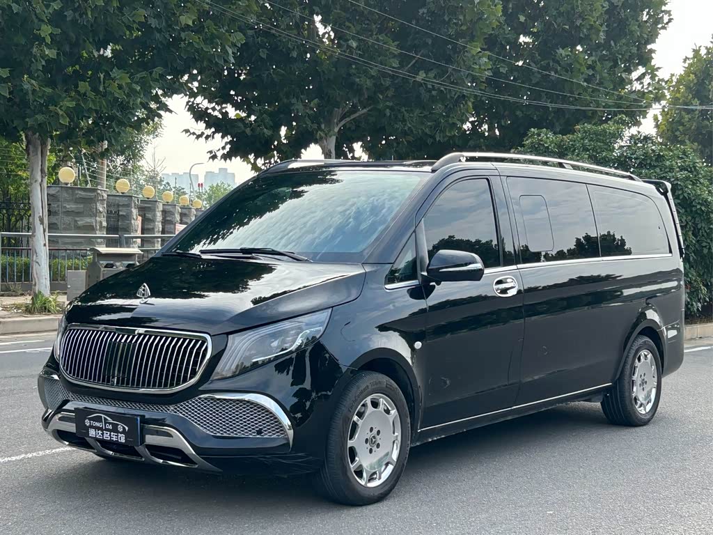Mercedes-Benz Vito 2023 2.0T Elite 7 мест
